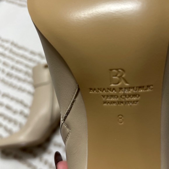 Banana republic tan booties - Picture 2 of 2